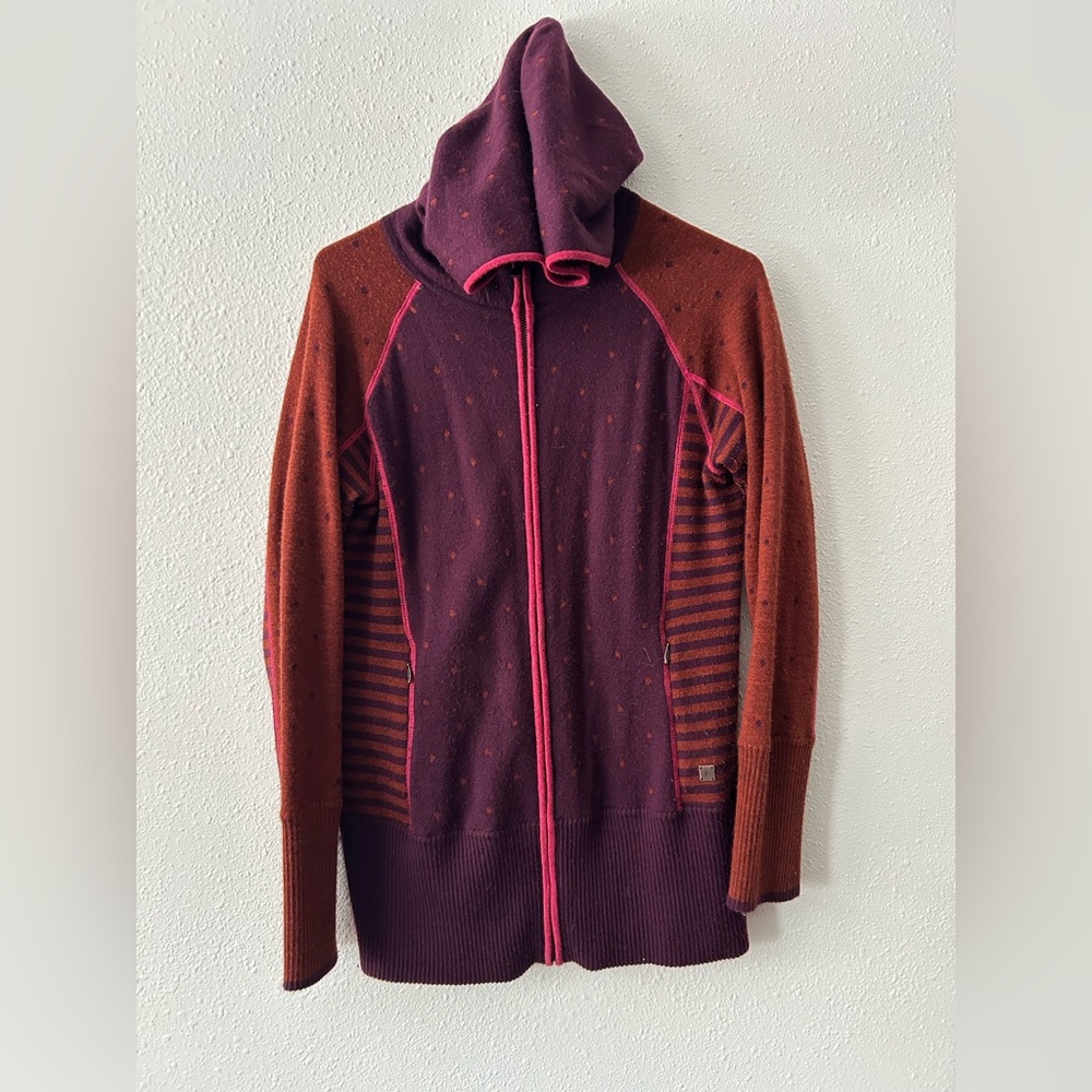The perfect hoody zip up sweater